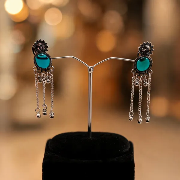Gold_Brass_Drop_Earrings_For_Women