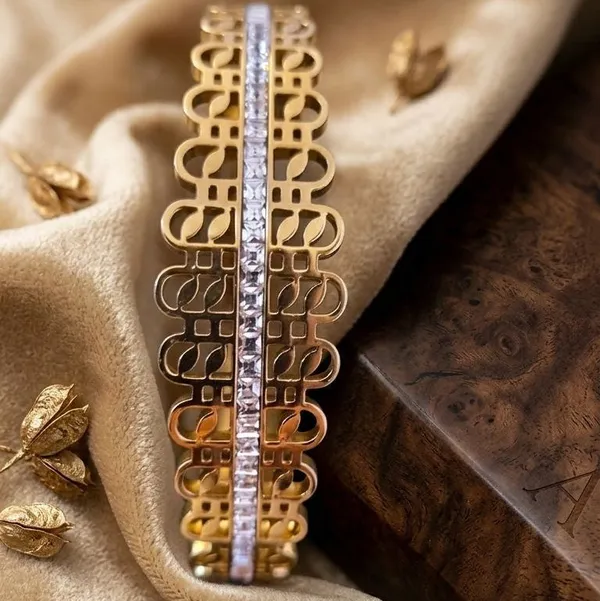 Gold_Kada_Bracelet_For_Women_Artisanal_Cz_Kada