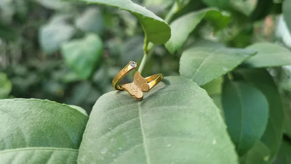 Butterfly_Adjustable_Ring_For_Women_Gold_Crystal_Open_Ring