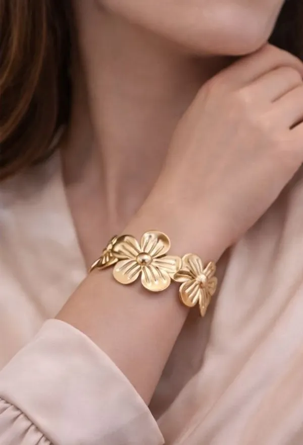 Gold_Floral_Cuff_Bracelet_For_Women_Premium_Flower_Statement_Bangle