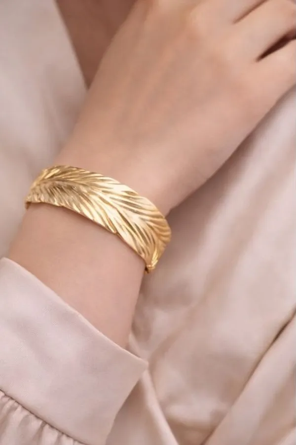 Gold_Feather_Cuff_Bracelet_Stylish_Statement_Bracelet_For_Women