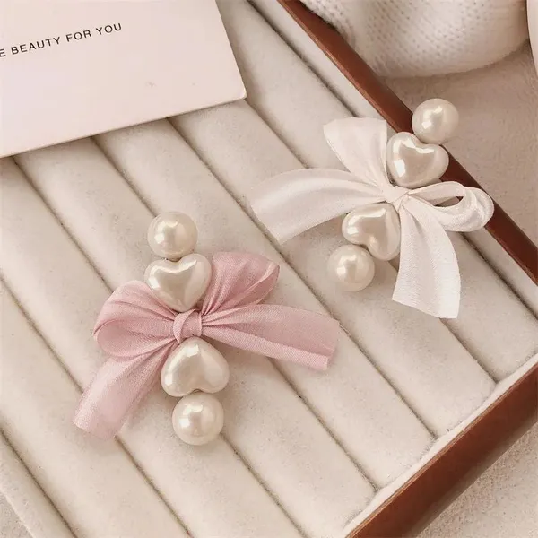 Pearl_Butterfly_Knot_Heart_Duckbill_Hair_Clip_Ivory