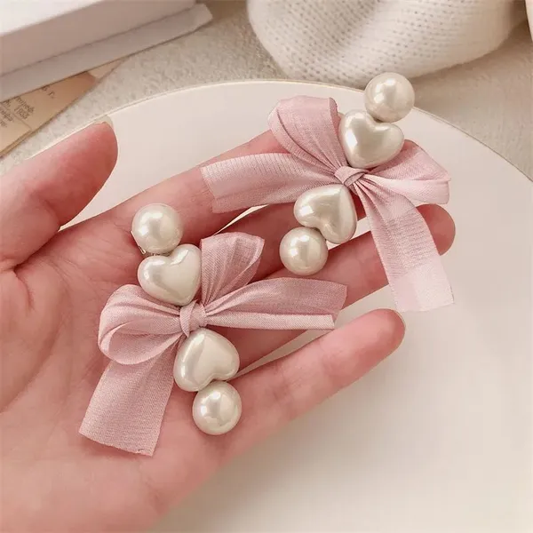 Pearl_Butterfly_Knot_Heart_Duckbill_Hair_Clip_Ivory