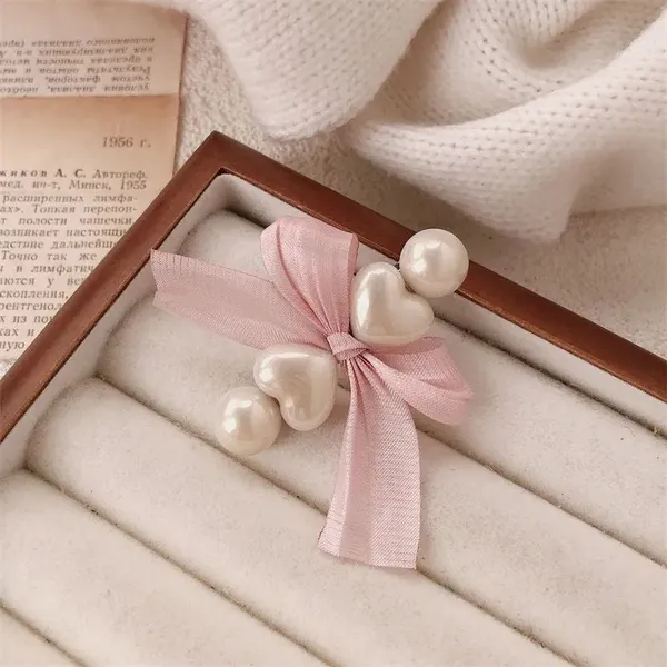 Pearl_Butterfly_Knot_Heart_Duckbill_Hair_Clip_Ivory