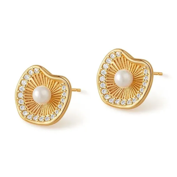 Irregular_Stud_Earrings_With_Pearl_Inlay_18k_Gold