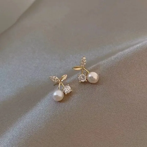 Cherry_Blossom_Pearl_Crystal_Stud_Earrings_For_Women