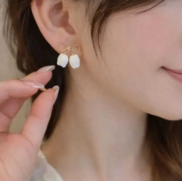 Gold_Bow_Stud_Earrings_With_Pearl_Petal_Charms_For_Women