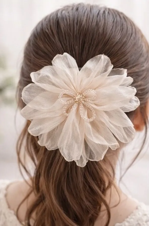 Elegant_Off_White_Floral_Hair_Clip_Chic_Statement_Accessory