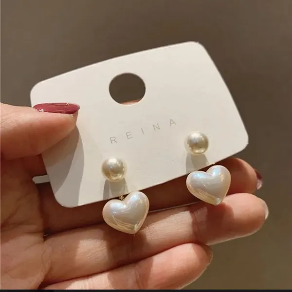 Pearl_Heart_Drop_Earrings_Gold_Tone_Stud_With_Heart_Pearl_Charm_Gold
