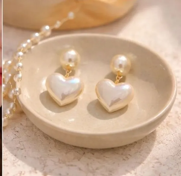 Pearl_Heart_Drop_Earrings_Gold_Tone_Stud_With_Heart_Pearl_Charm_Gold