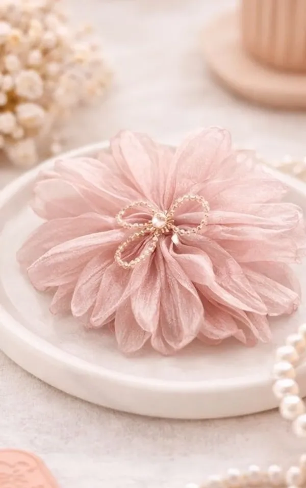 Elegant_Pink_Floral_Hair_Clip_Chic_Statement_Accessory
