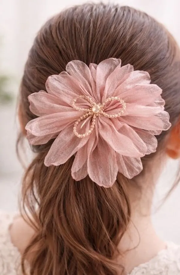 Elegant_Pink_Floral_Hair_Clip_Chic_Statement_Accessory
