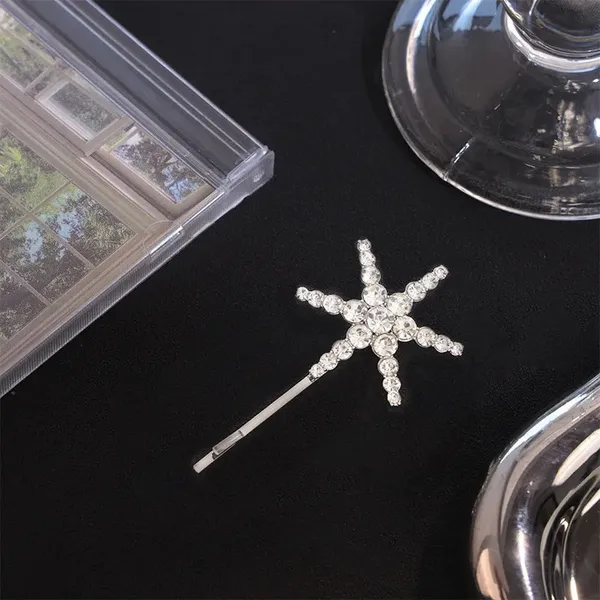 Elegant_Star_Hair_Pin_For_Everyday_Styling
