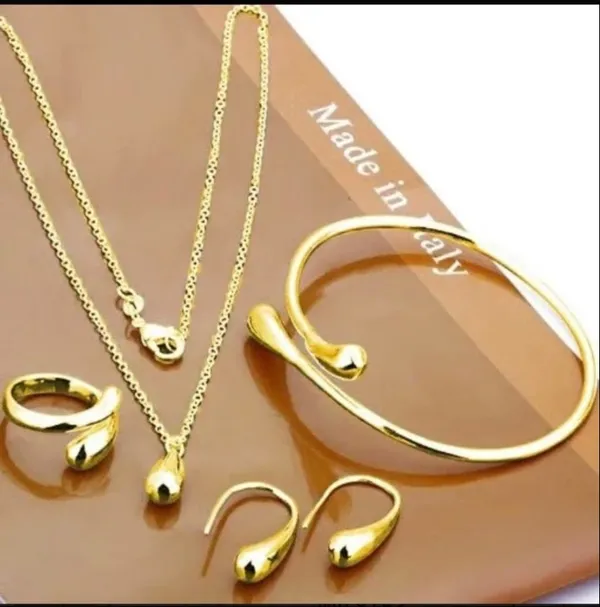 Solid_Colour_Alloy_Metal_Jewellery_Set_For_Women
