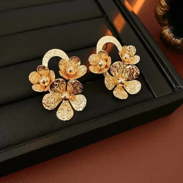 Golden_Bloom_Hammered_Texture_Floral_Stud_Earrings