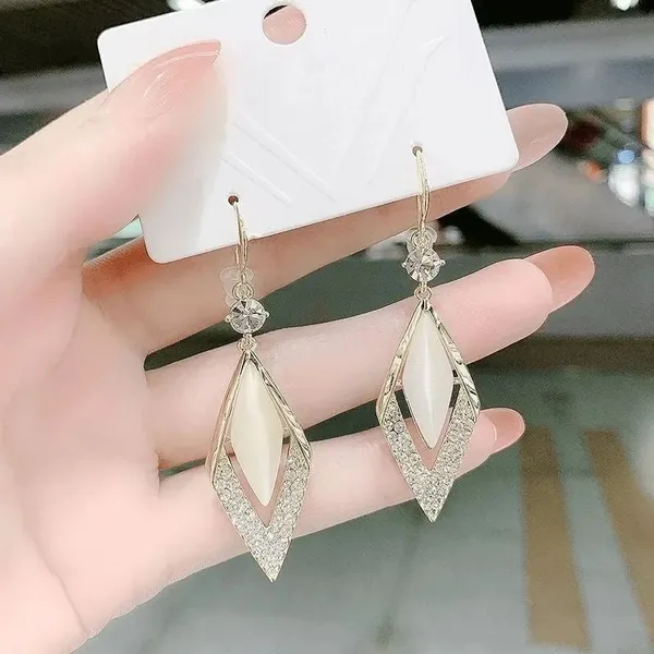 Opalescent_Geometric_Pav_Crystal_Marquis_Drop_Earrings