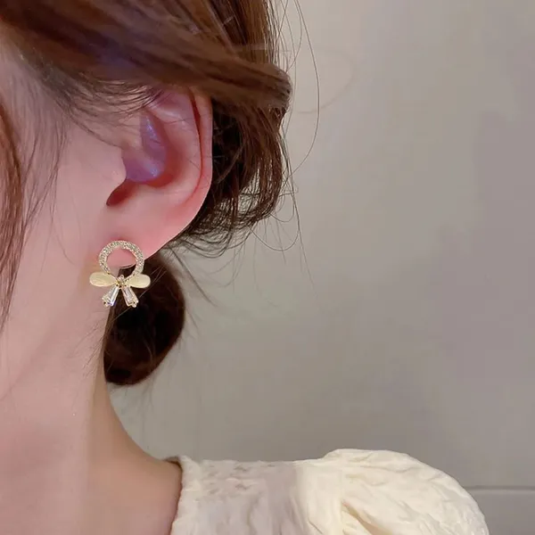 Sparkling_Crystal_Wreath_Radiant_Ribbon_Bow_Stud_Earrings