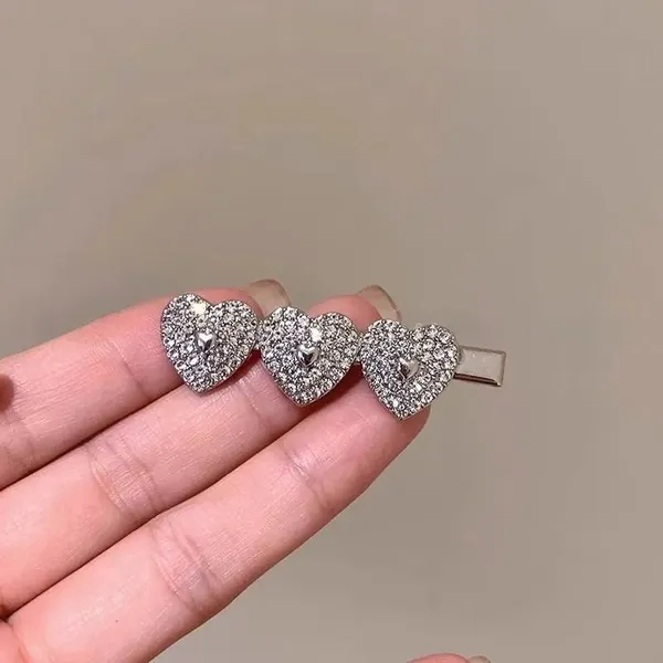 Sparkling_Trio_Crystal_Heart_Alligator_Hair_Clip