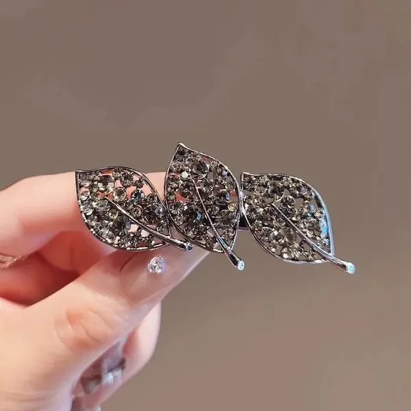 Vintage_Noir_Triple_Leaf_Crystal_Hair_Side_Clip