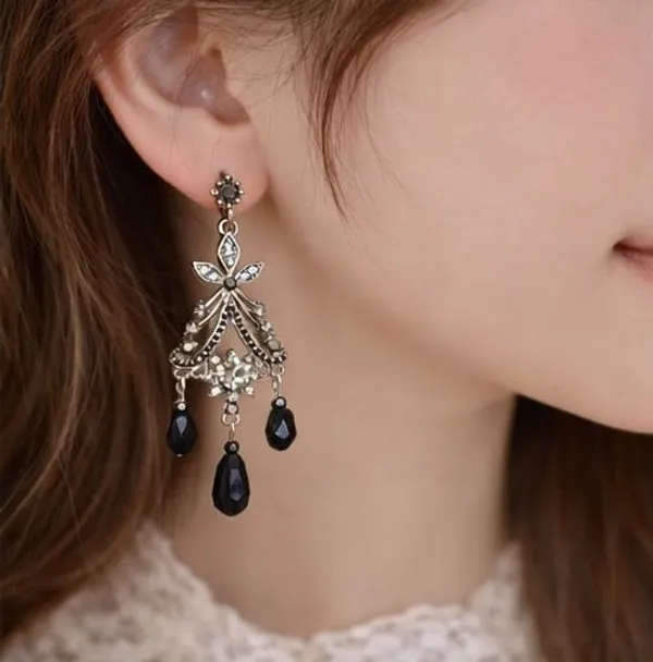 Black_Crystal_Chandelier_Earrings_Antique_Silver_Tone_Statement_Drop_Earrings_Black_Silver