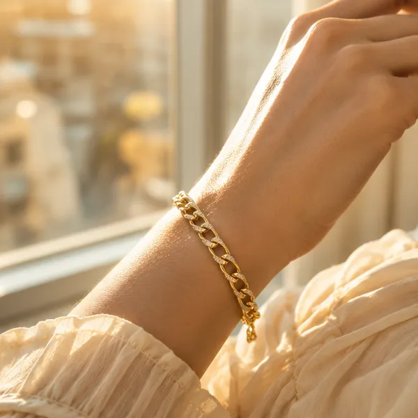 Gold_Chain_Bracelet_With_Cz_Stones_For_Women