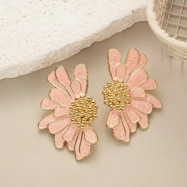 Pink_Daisy_Flower_Stud_Earrings_Gold_Tone_For_Women