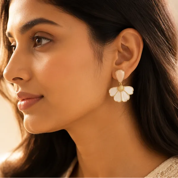 White_Flower_Pearl_Stud_Earrings_Gold_Tone_For_Women
