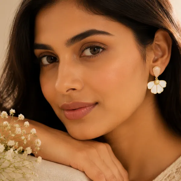White_Flower_Pearl_Stud_Earrings_Gold_Tone_For_Women