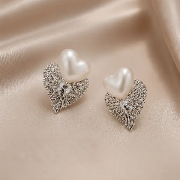 Silver_Pearl_Heart_Stud_Earrings_Textured_Leaf_Design_For_Women