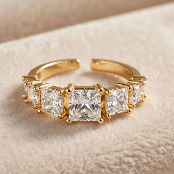 Graduated_Crystal_Open_Ring_Gold_Prong_Set_Ring_For_Women