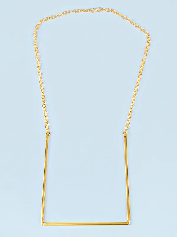 Gold_Brass_Pendant_Necklace_For_Women