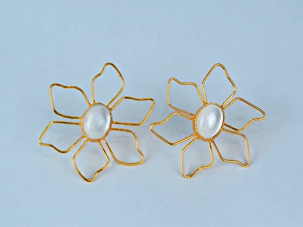 Gold_Brass_Drop_Earrings_For_Women