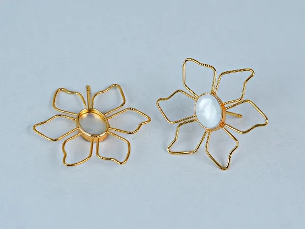 Gold_Brass_Drop_Earrings_For_Women