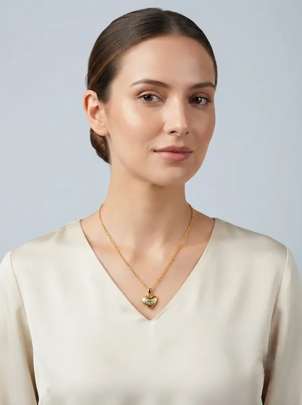 Gold_Brass_Pendant_Necklace_For_Women