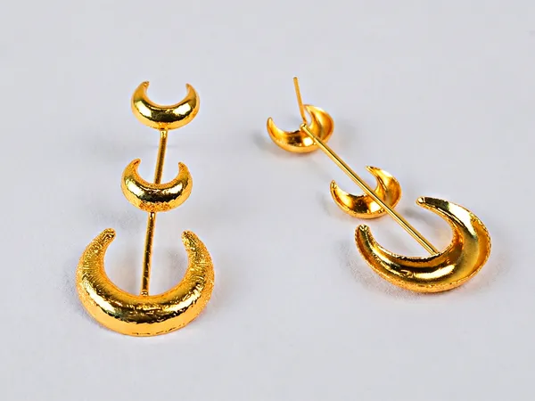 Gold_Brass_Drop_Earrings_For_Women