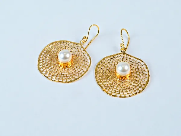Gold_Brass_Drop_Earrings_For_Women