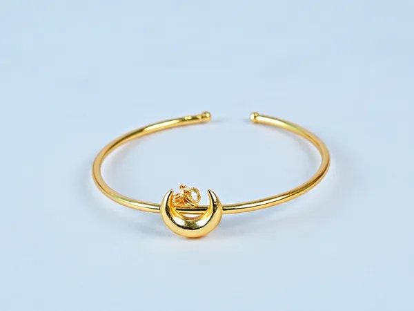 Gold_Brass_Charm_Bracelet_For_Women