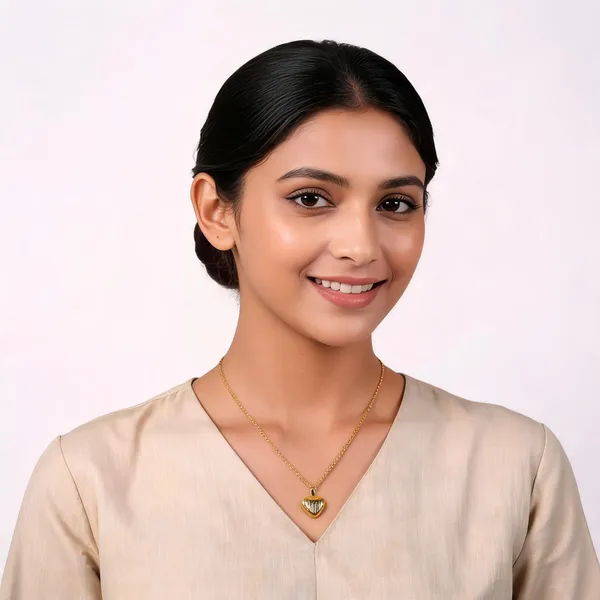 Gold_Brass_Pendant_Necklace_For_Women