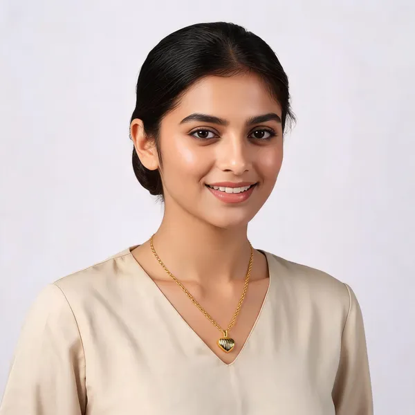 Gold_Brass_Pendant_Necklace_For_Women