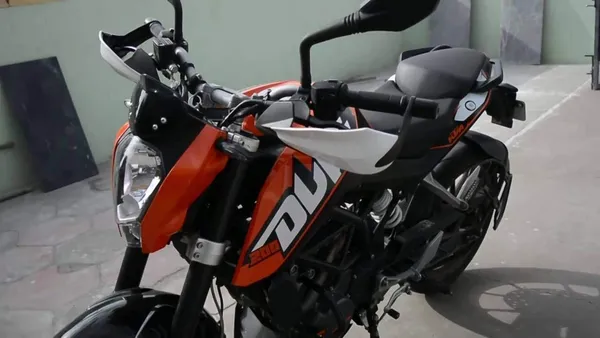 Grandbiker_Unbreakable_Wind_Deflector_for_KTM_Duke_(White)