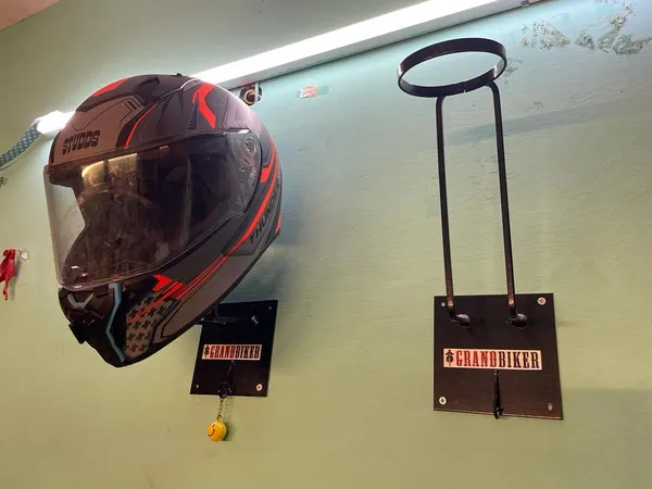 Grandbiker_Wall_mountable_Helmet_Stand_(_Black)