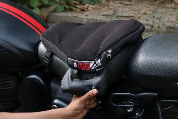 Grandbiker_Air_Seat_for_Bike_/_Bike_Seat_Cushion_/_Bike_Air_Cushion_with_Air_Suspension_Seat_Technology-Essential_Bike_Seat_Cushions_for_Long_Drive_&Most_Comfortable_Bike_Air_Seat_Cushion_(with_Pump)