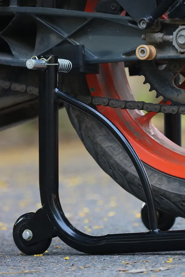 Grandbiker_Rear_Wheel_Paddock_Stand_Extra_Strong_with_Swing_Arm_Rest_for_jawa_perak_(Black)