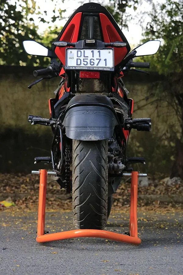 Grandbiker_Rear_Wheel_Paddock_Stand_with_Swing_Arm_Rest_Universal_for_All_Bikes_(Orange)