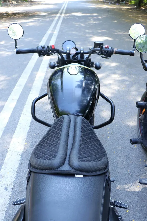 Grandbiker®_Universal_Fit_Gel_Air_Seat_Cushion_|_3D_Honeycomb_Gel_Structure_Cover_for_Long_Rides_|_Detachable_Cover_|_Lumbar_Support_|_Breathable_|_Durable_Design_|_Ideal_for_Bike_(01)