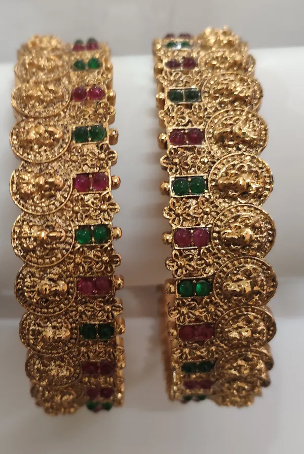 Gold_Plated_Metal_Antique_Temple_Design_Bangles_For_Women