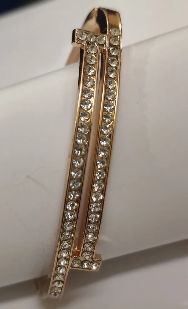 Rose_Gold_Crystal_Adjustable_Designer_Bracelet_For_Women