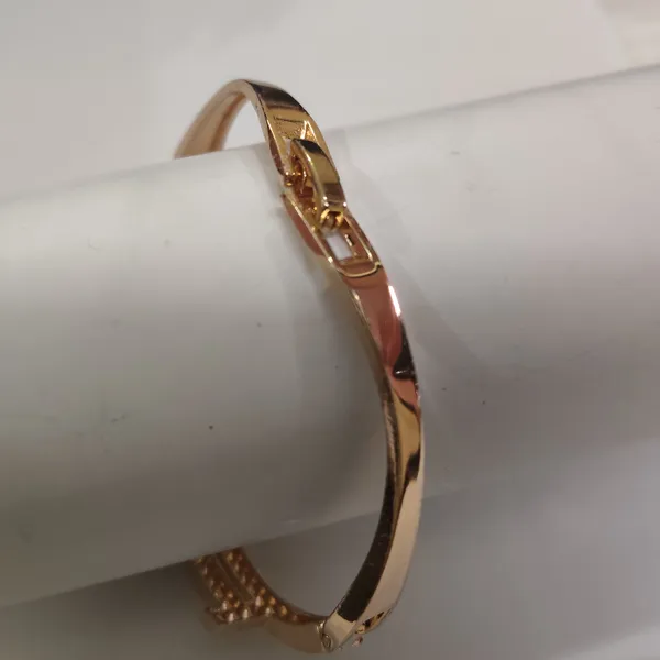 Rose_Gold_Crystal_Adjustable_Designer_Bracelet_For_Women