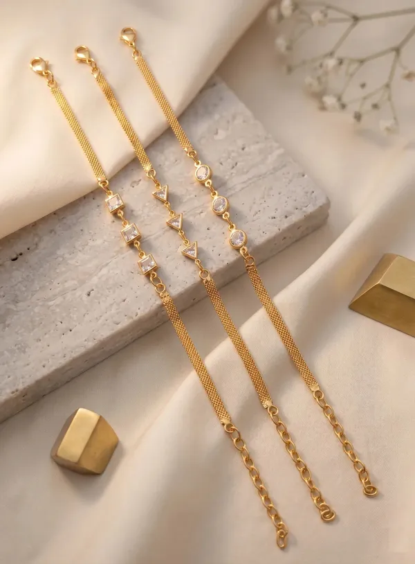 Gold_Brass_Gold-Plated_Geometric_Oval_Charm_Bracelet_Set_For_Women