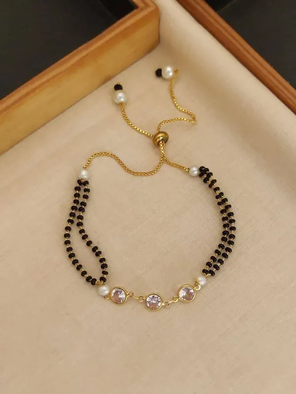 Gold_Brass_Alloy_Black_Beaded_Mangalsutra_Necklace_For_Women